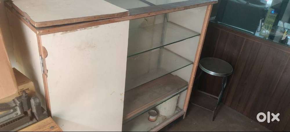 SHOP GLASS COUNTER