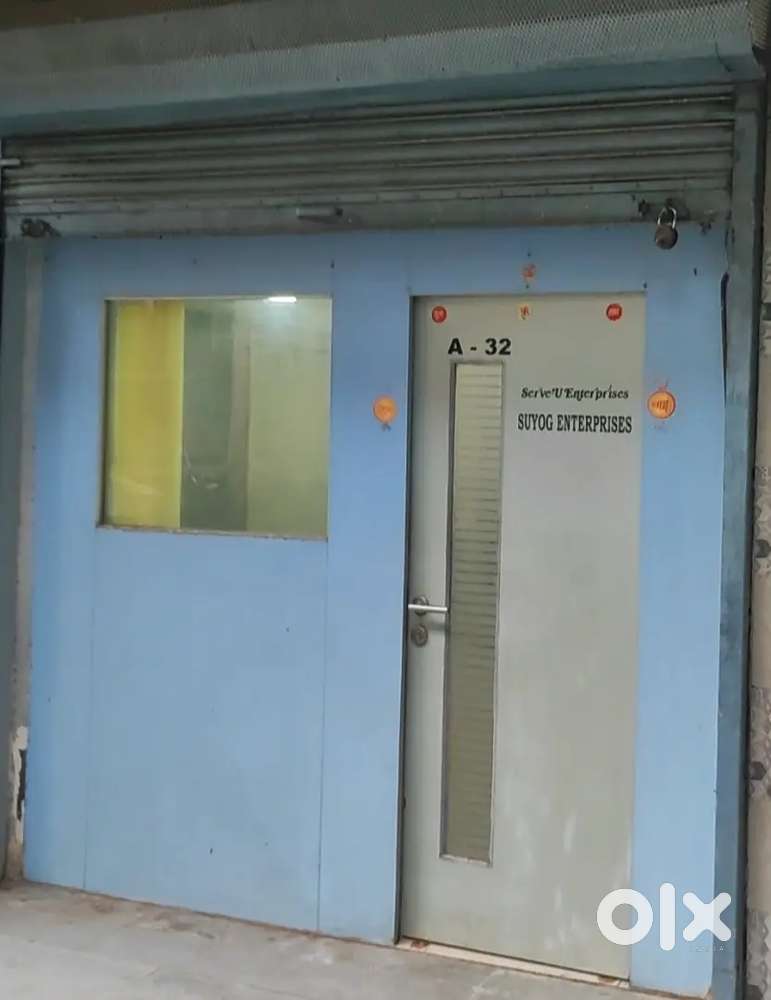 Rent Shop at Andheri opp D-Mart & Nexa Showroom