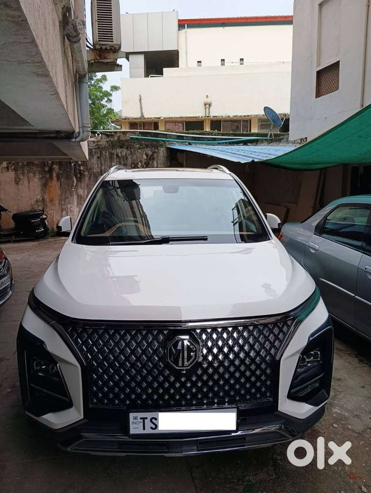 MG Hector Plus Sharp Pro 1.5 Turbo Petrol 7 STR