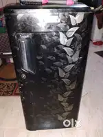 Fridge bahut acchi condition mein hai look like new