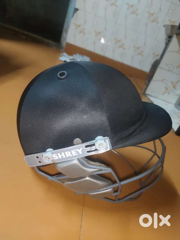 Cricket helmet
