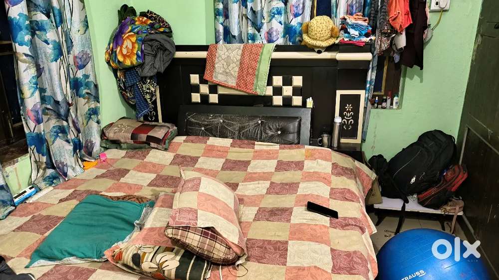 King size bed selling
