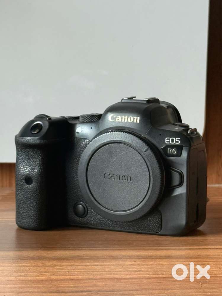 Canon R6 with box and body