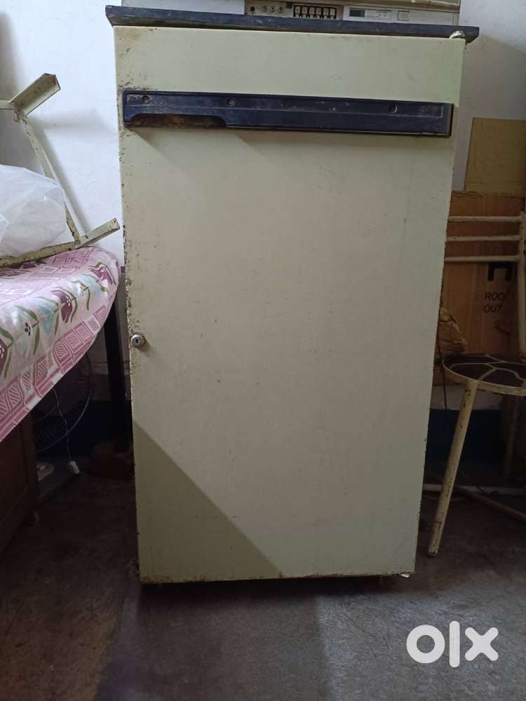 Kelvinator fridge to sell
