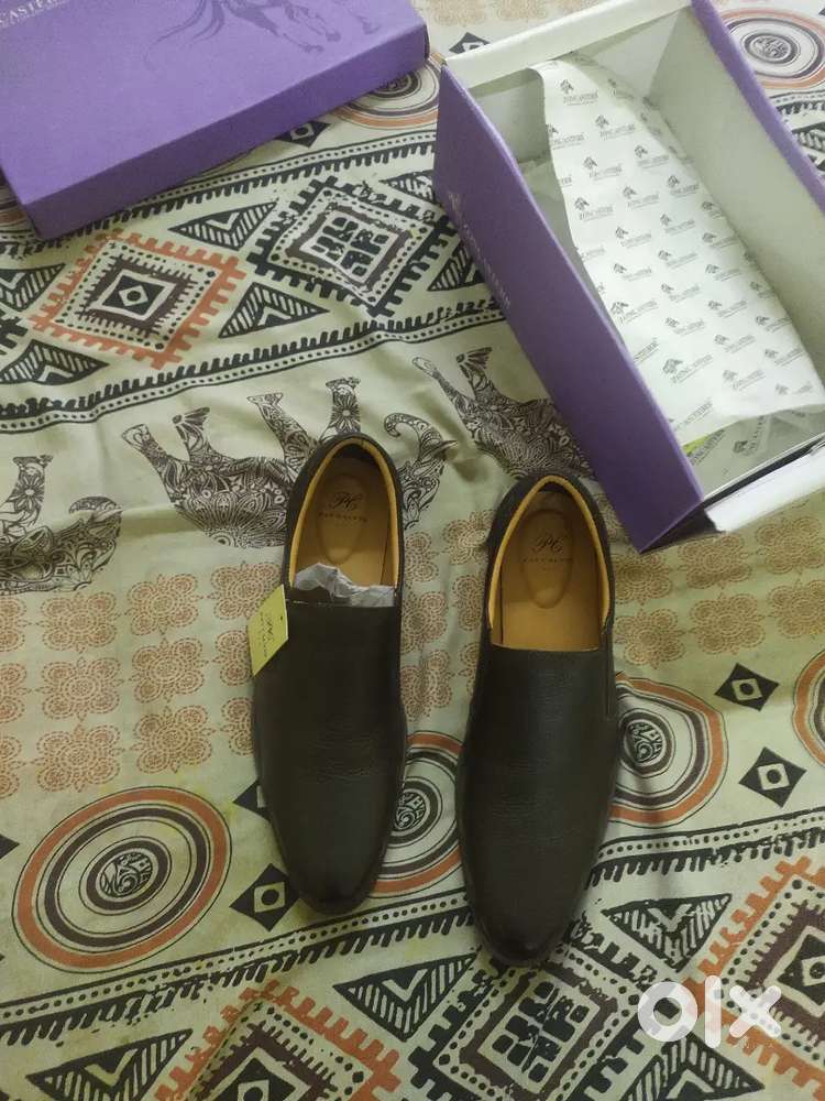 Leather shoe