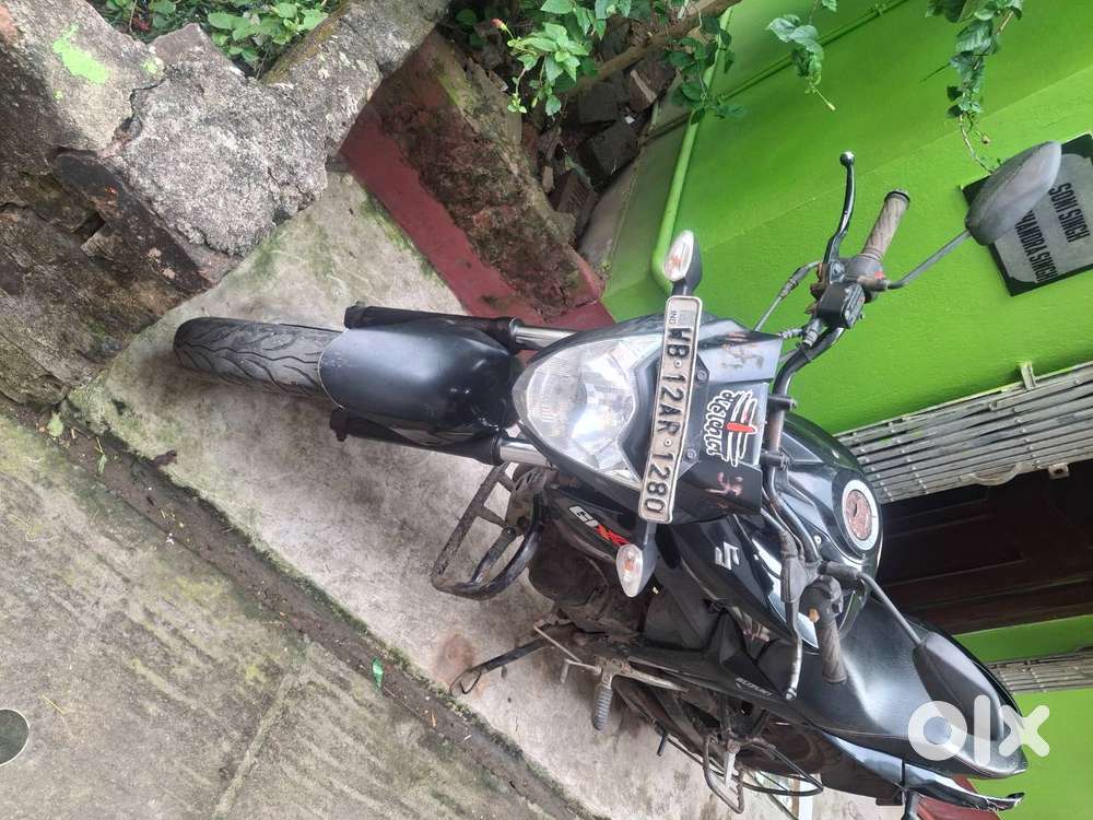 Suzuki Gixxer 155cc 2017 model price-Rs.40000 run-10000km