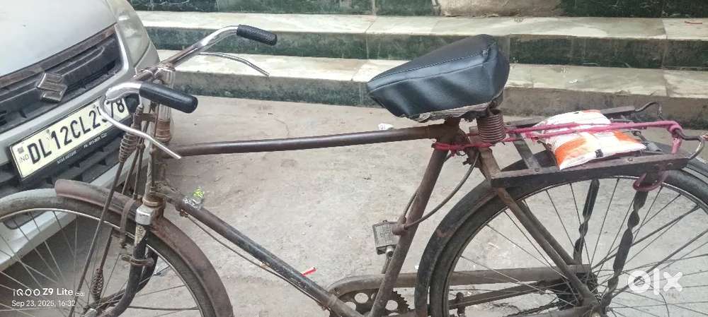 नीलम कंपनी की साइकिल