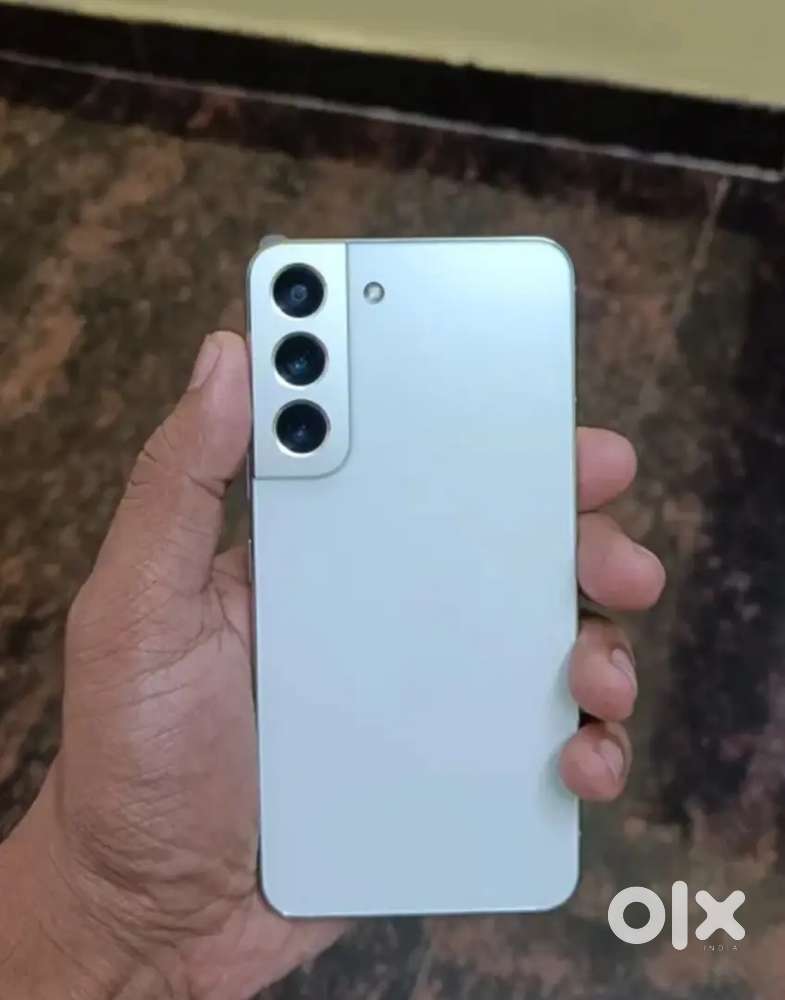 Samsung galaxy s22 5g Superb condition 0scratch bill box ok