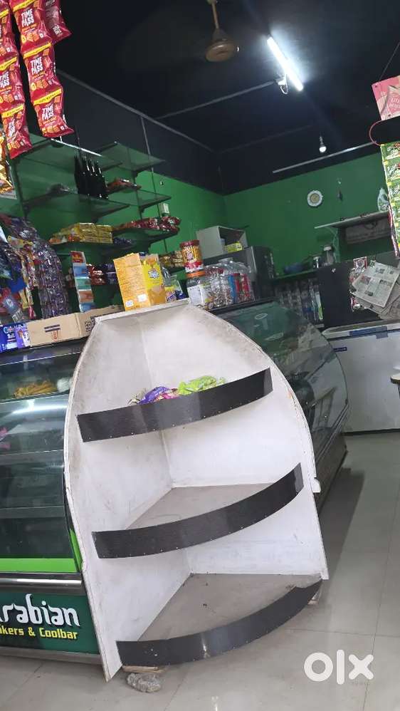 ഉപയോഗത്തിലിരിക്കുന്ന ബേക്കറി, സ്റ്റേഷനറി ഫർണിചർ
