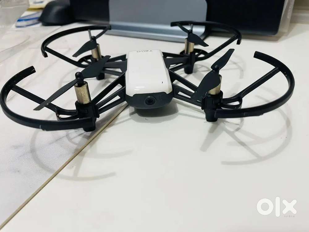 DJI Ryze Tello Quadcopter Mini Drone AND GameSir T1d Remote