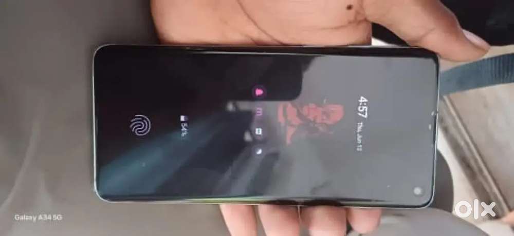 Kuch bhi dikkat nhi h sb chij orginal h kisi se bhi crake nhi h