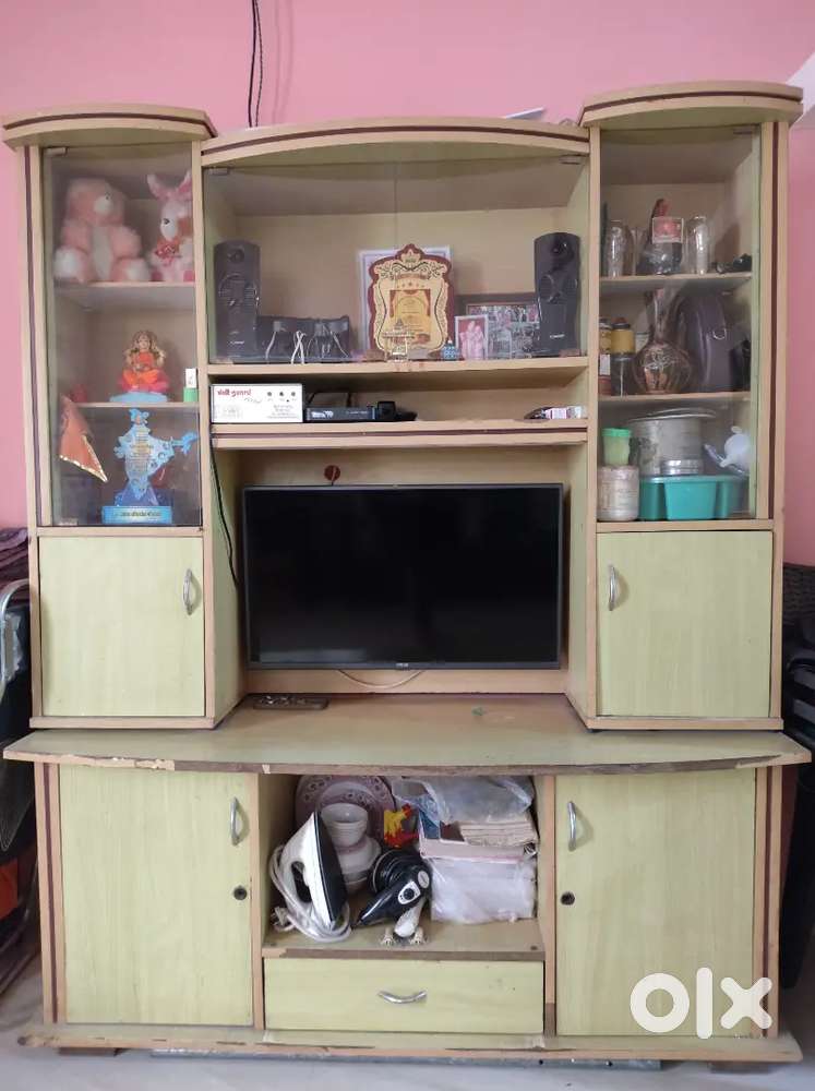 Showcase Set For Sell, With Free Home Delivery...