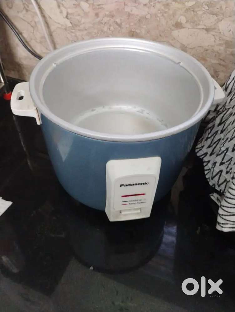 Electric rice cooker 1.8 lit with two bowls