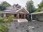 Aluva Choondy 3600 Sqft 4Bhk 10 Cent Luxury Villa For Sale.
