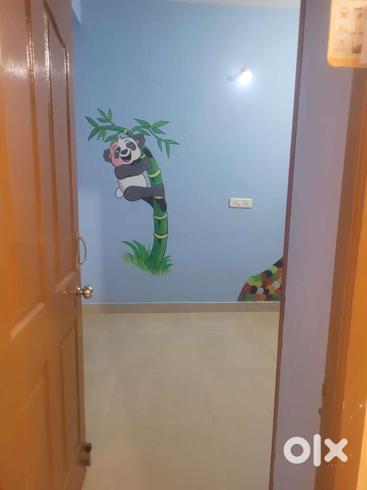 2bhk house for rent located in main location along with car parking