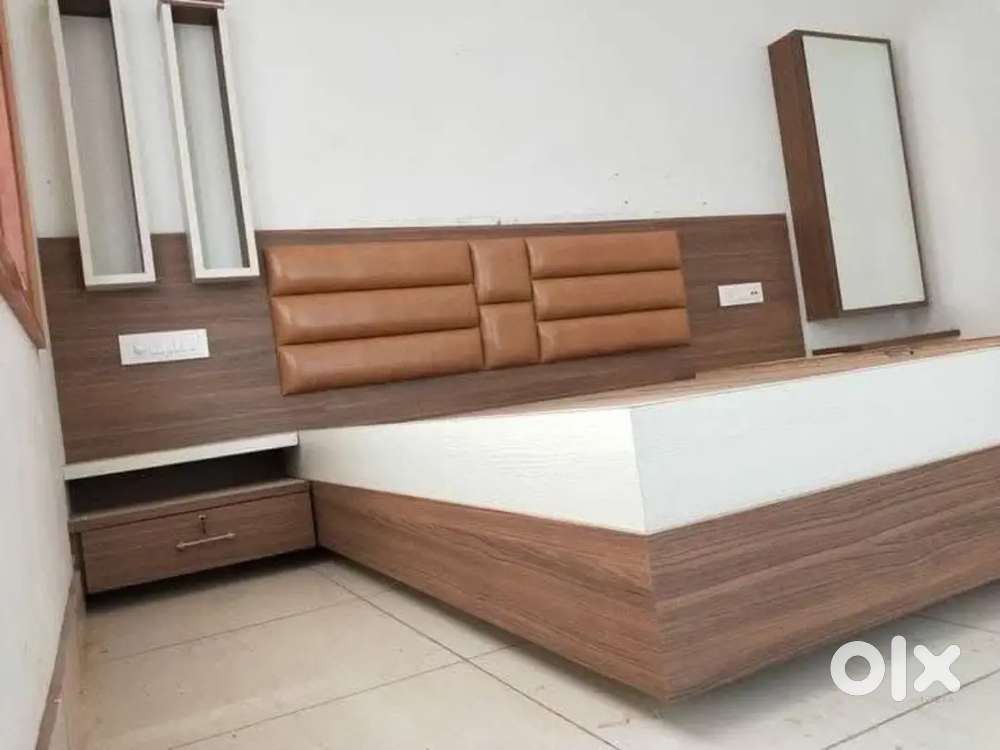 फलेट ओफिस बंगलो में लेटेस्ट फर्नीचर ऐंड ओल वकॅ सोल्यूशन