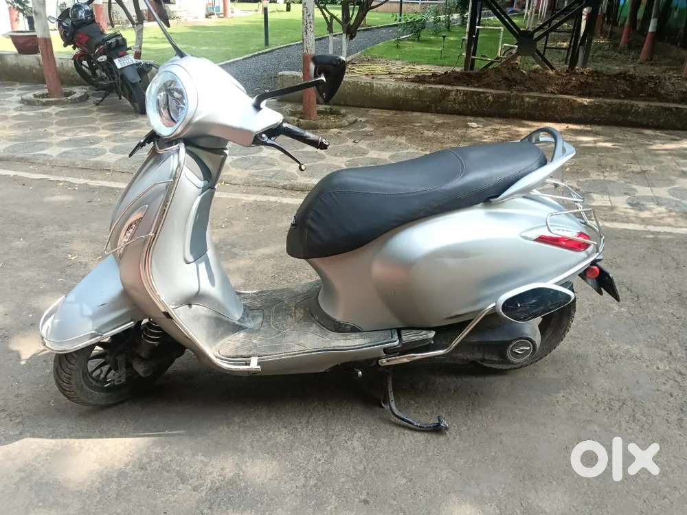 Bajaj Chetak 3202 year 26/11/2024