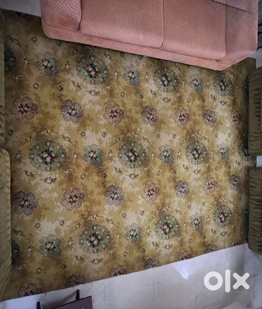 Vintage Floral Wool Carpet - 100 sq ft
