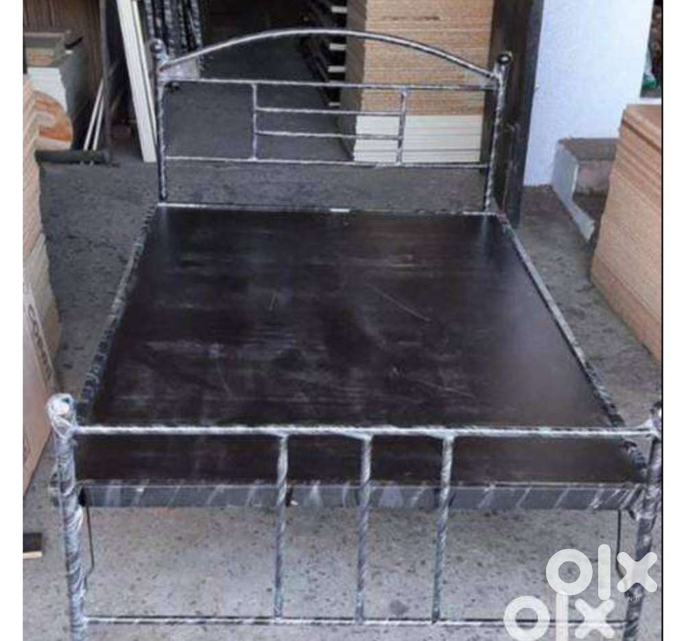 4x6 feet awesome bed with extra support