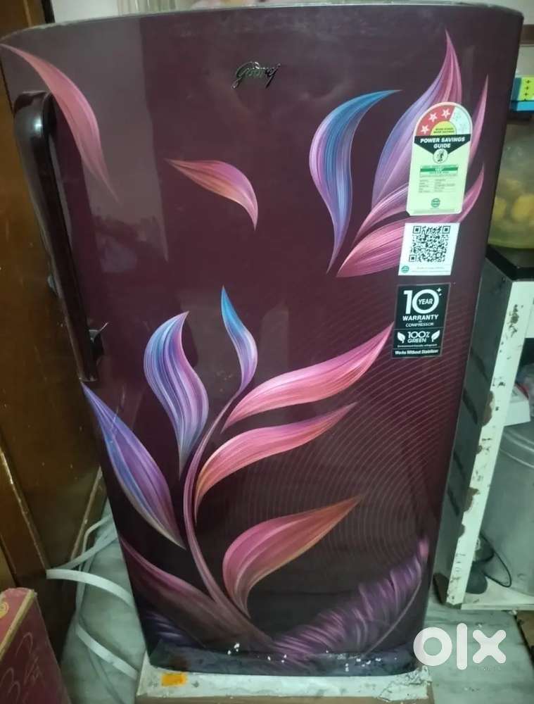 Unused Godrej 180 LTR single Door 3 Star fridge.