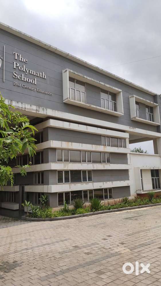 School for sale 2.8 acar aria