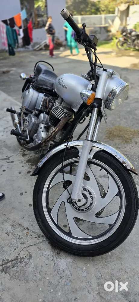 Bullet Electra 350, also with VIP number