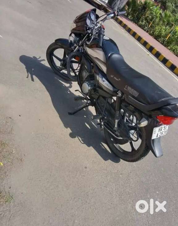 Hero deluxe black colour