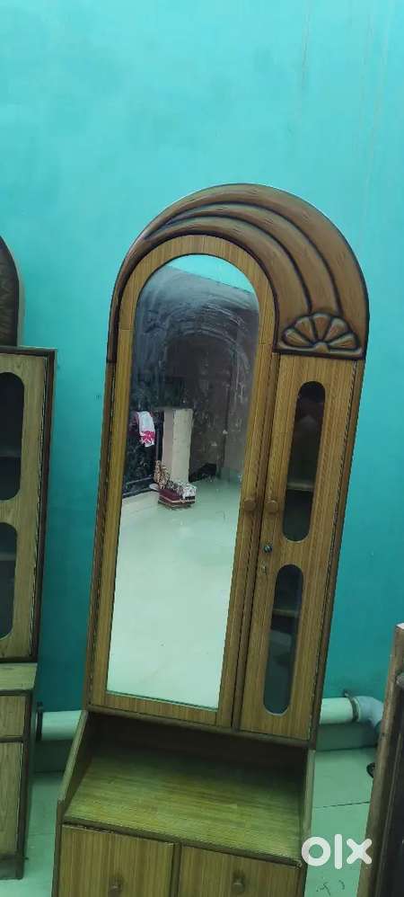 Dressing table