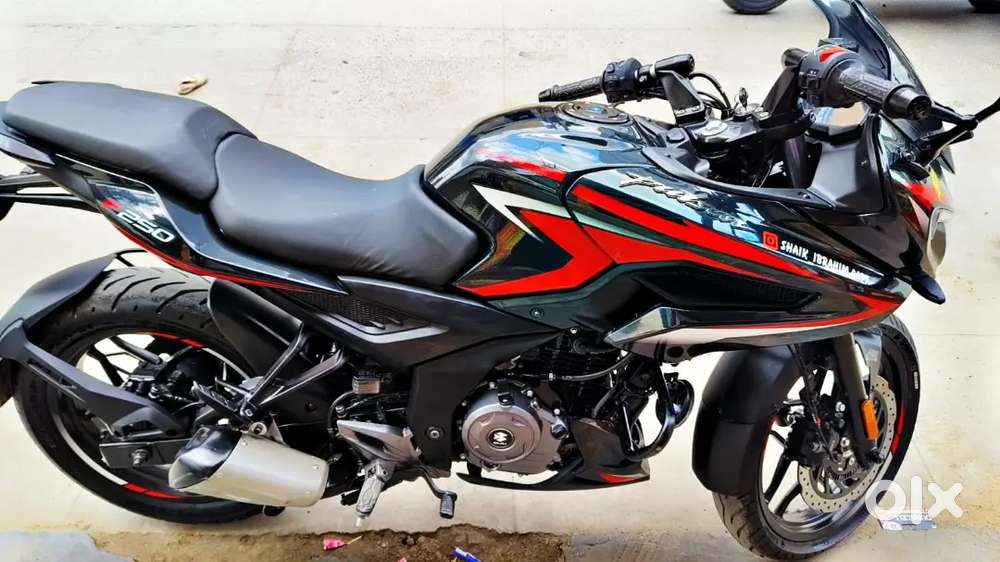BAJAJ PULSAR F 250