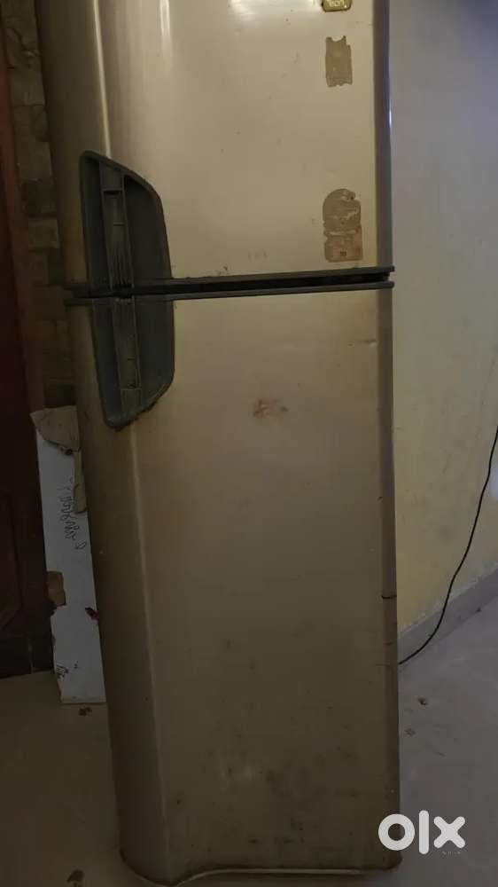 Old fridge 375 ltr