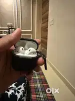 Apple airpods 2 working fine and well condition origanl