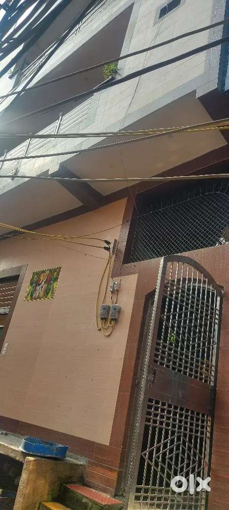 100 gaj ka  Ghar he 1km shiv vihar metro