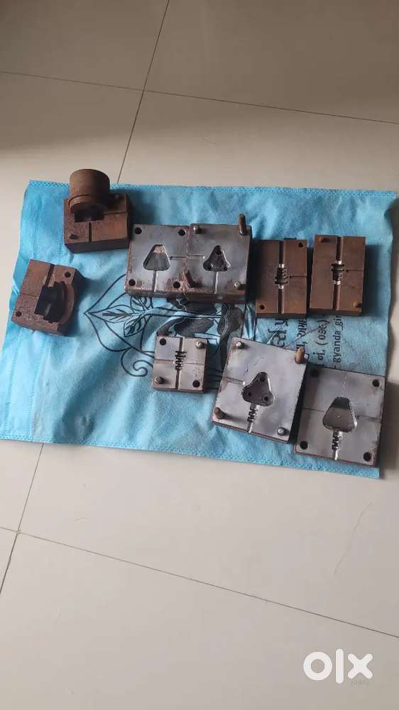 Hand molding machine dai