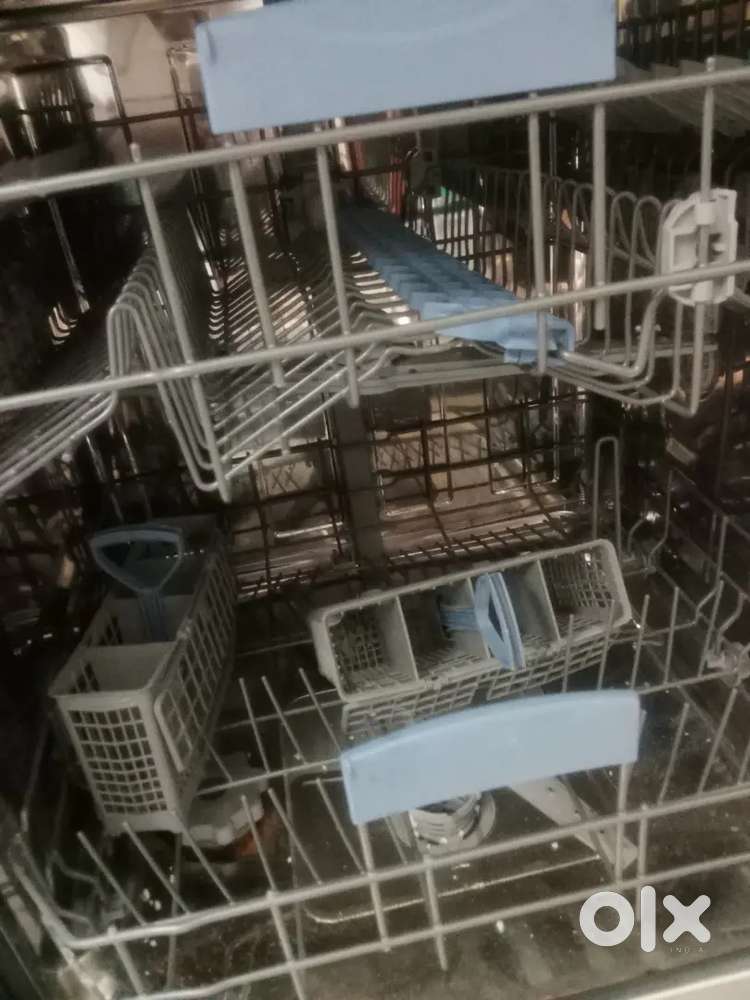 Dishwasher (Barely Used) - Excellent Condition