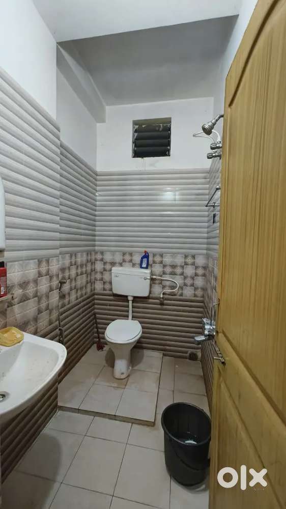 1 Individual room (dinning room common) vacant in 2bhk flat