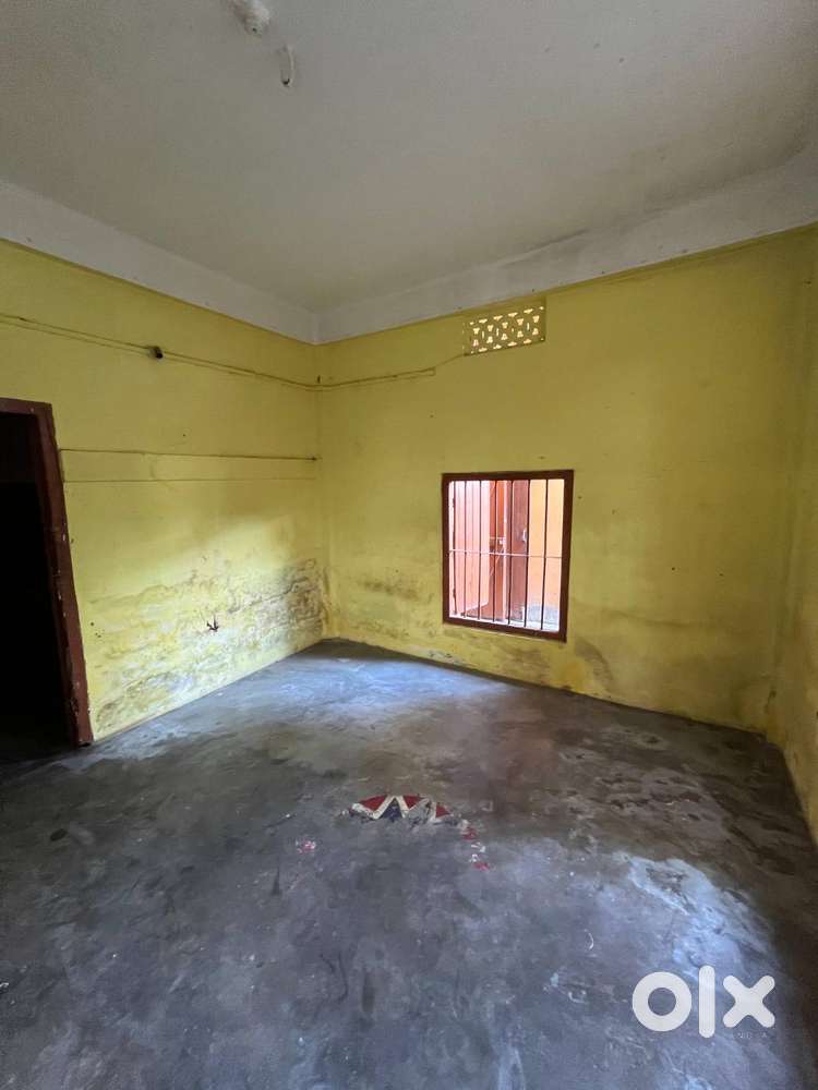 2BHK + Hallway + Verandah for rent (Spacious location)