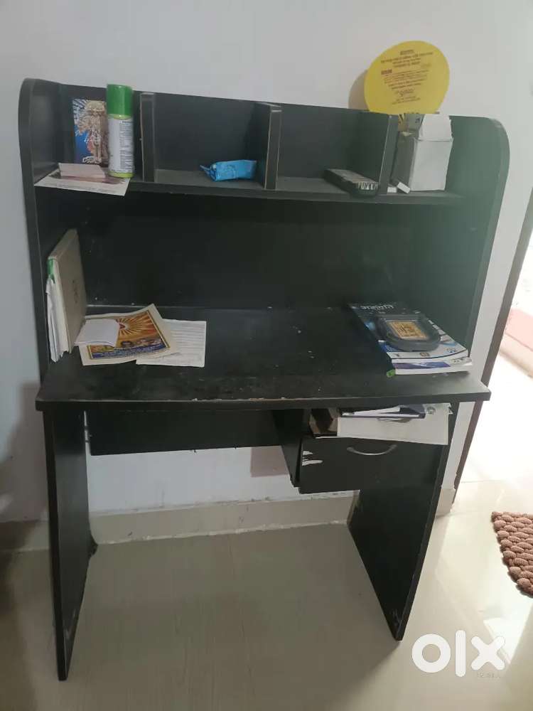 Computer table