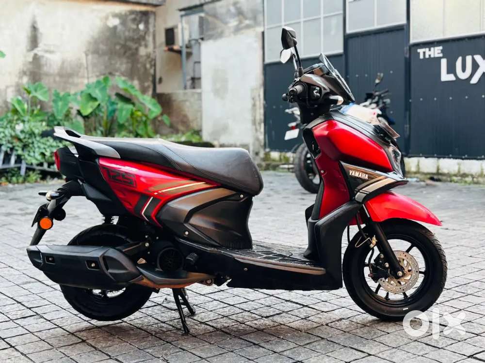 2024 Ray hybrid black and red finance available