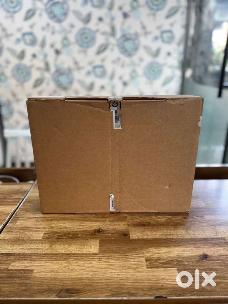 Macbook air / m2 / 16/256  / 13 ichn / sealed