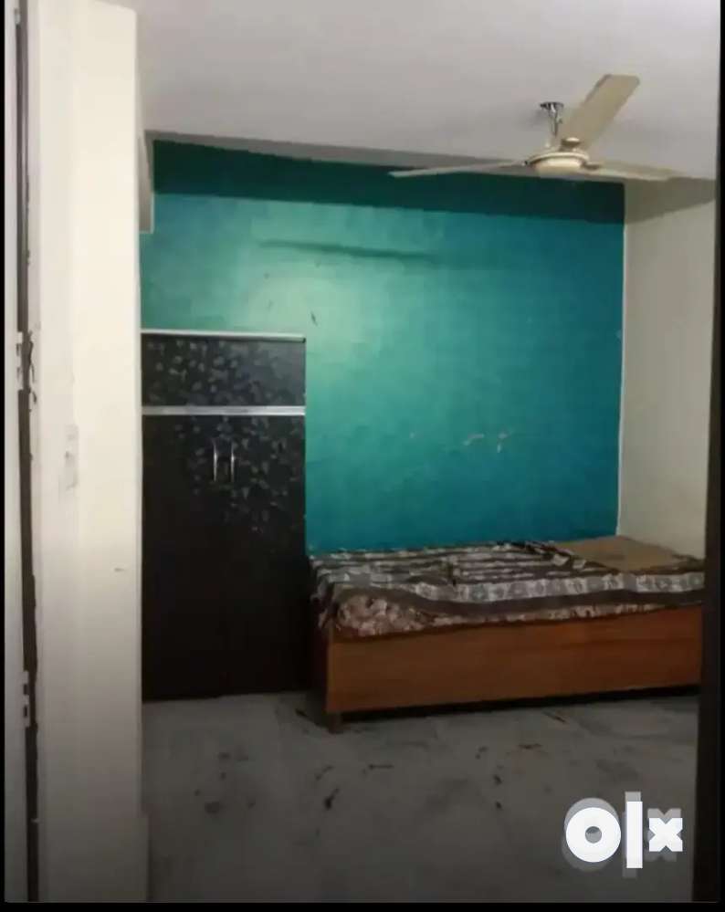 Amazing 1 bhk furnished flat for rent in laxmi nagar