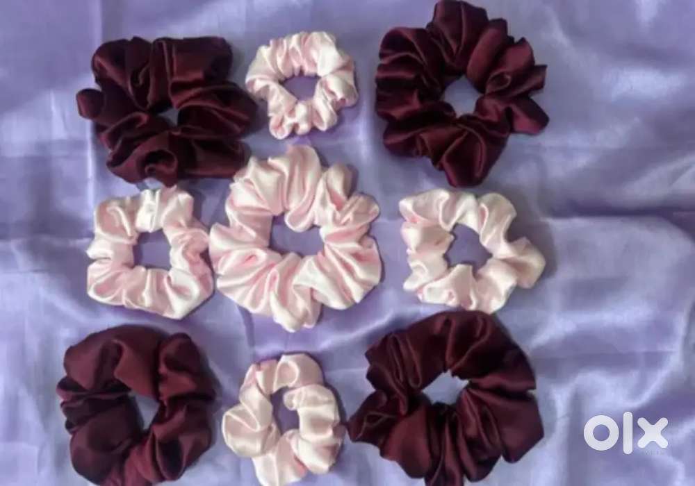 Scrunchies retail and wholesale ( Dm for price)