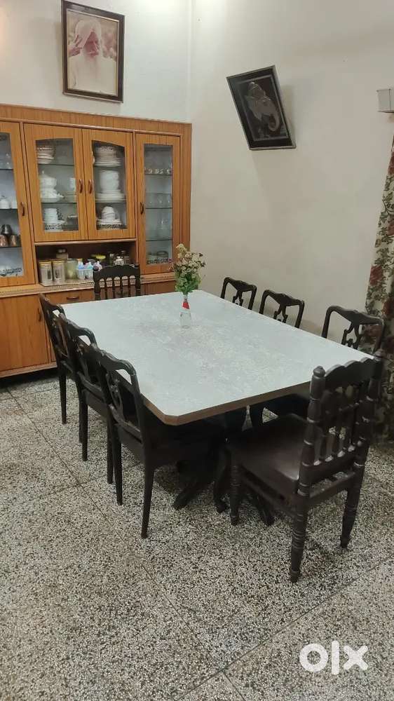 Dining table 8 seater