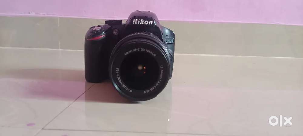D3200 camera + battery + charger very good working