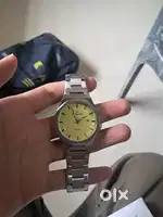 V9 Quartz watch