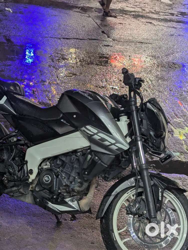 NS200 BS6 2020 model