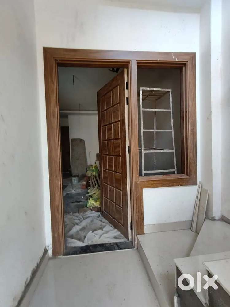 LiG main road 1, 2 Bhk Flat availble /PG