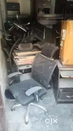 Computer table and office chairs for sale