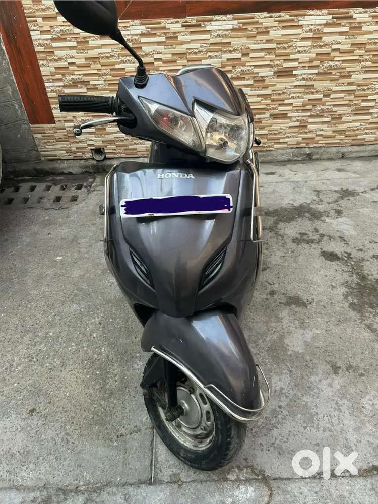 Honda Activa 3G , Grey Color , very less driven , Fully maintained