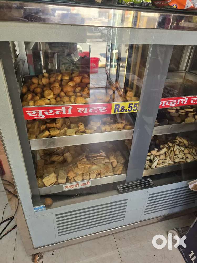 Bakery hot display countar