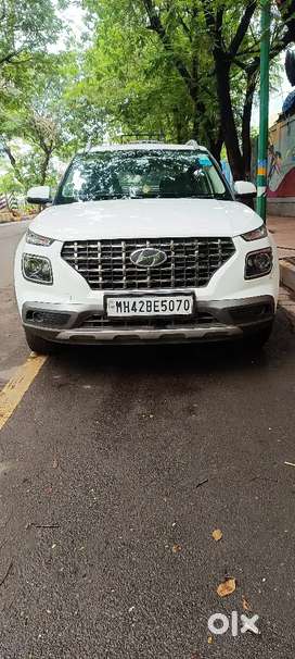 Hyundai Venue 2022 Petrol Well Maintained